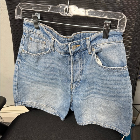 H&M Pants - H&M Bermuda shorts size 4 // 090569